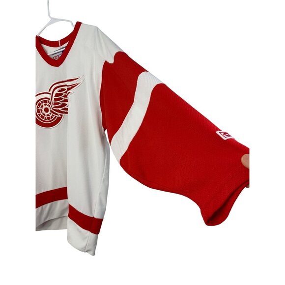 VTG CCM Detroit Red Wings Official Licensed Jersey 2XL Sewn 7637 Hockey GUC - Picture 5 of 9